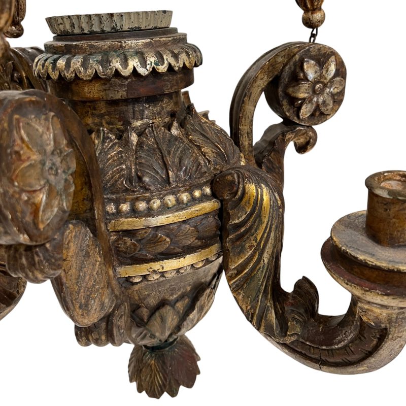 Italian 17th Century Wood with Gilding Chandelier - Image 8