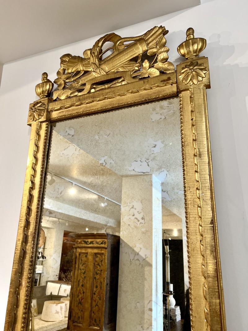 18th Century Louis XVI Gilded Mirror with Neoclassical Carving - Image 2